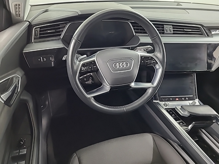 Foto 9 van Audi e-tron