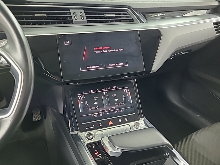Foto 10 van Audi e-tron