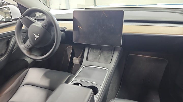 Foto 7 van Tesla Model Y
