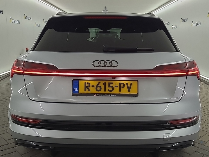 Foto 16 van Audi e-tron