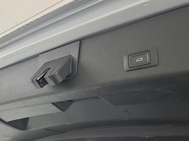 Foto 17 van Audi e-tron