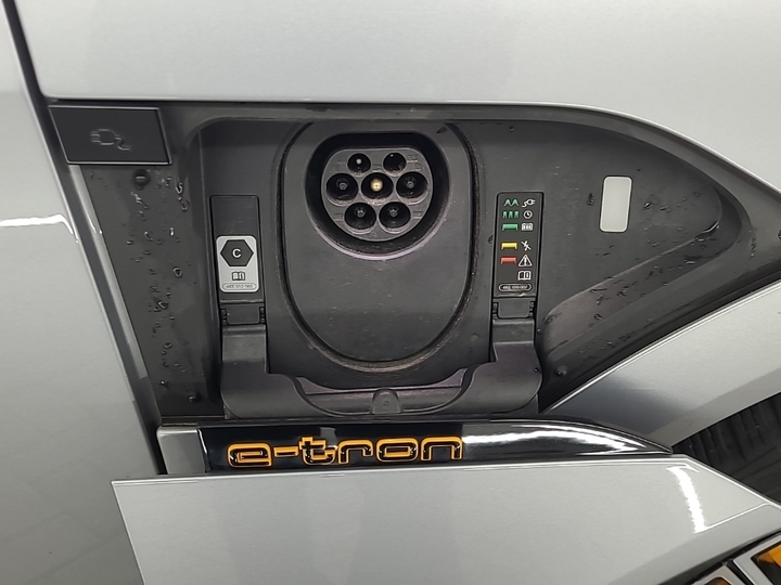 Foto 22 van Audi e-tron