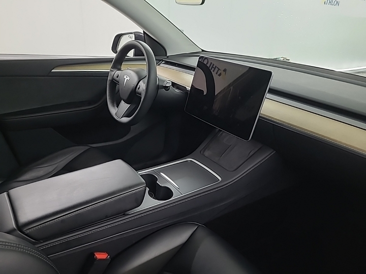 Foto 6 van Tesla Model Y