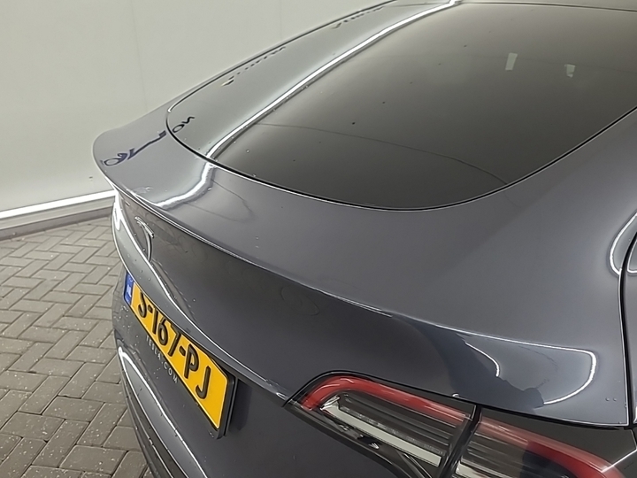 Foto 23 van Tesla Model Y