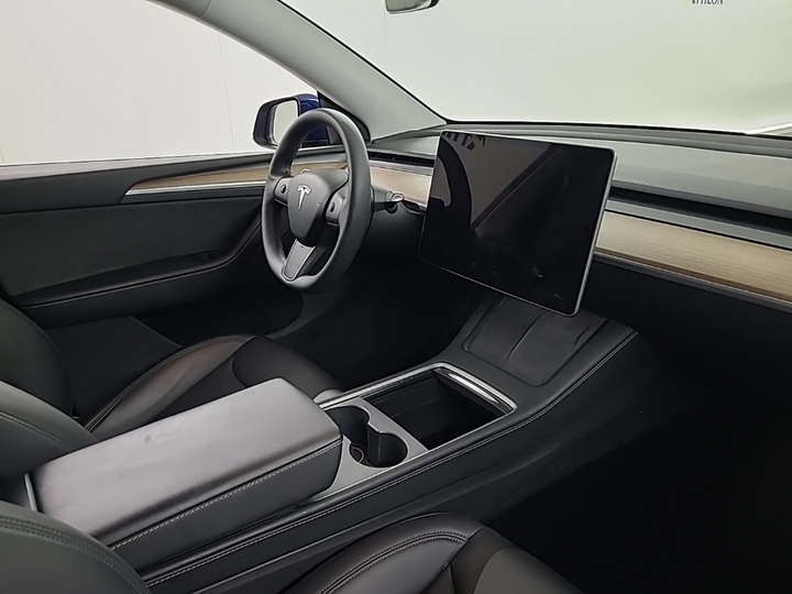 Foto 7 van Tesla Model Y