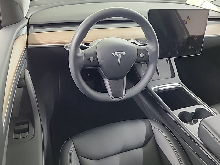 Foto 9 van Tesla Model Y