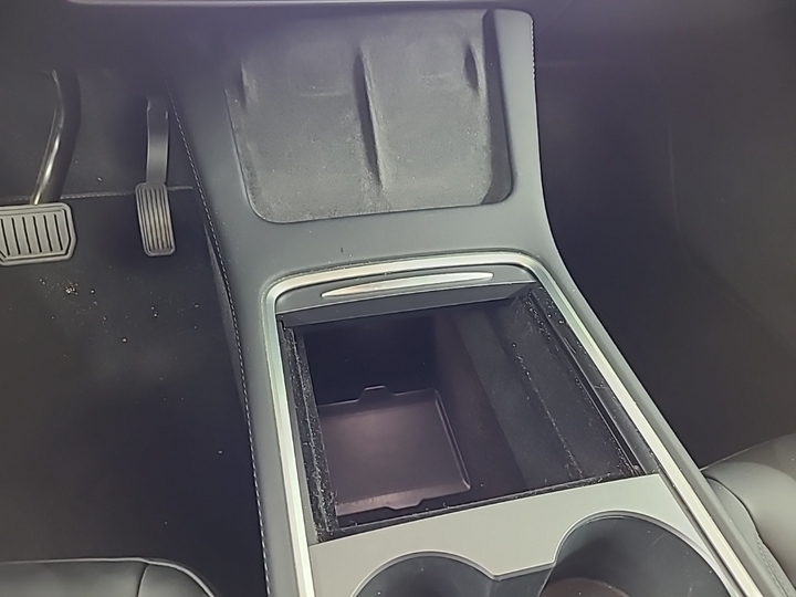Foto 11 van Tesla Model Y