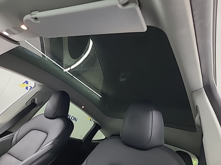 Foto 16 van Tesla Model Y