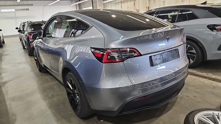 Foto 4 van Tesla Model Y