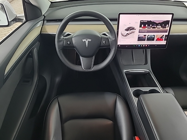Foto 9 van Tesla Model Y