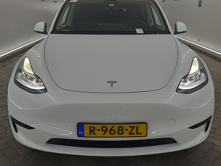 Foto 15 van Tesla Model Y