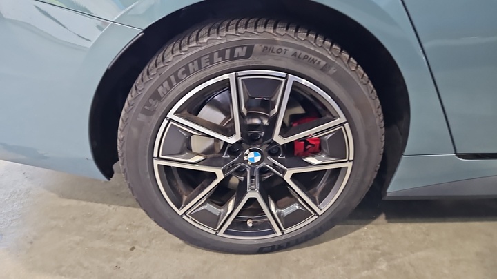 Foto 11 van BMW i4