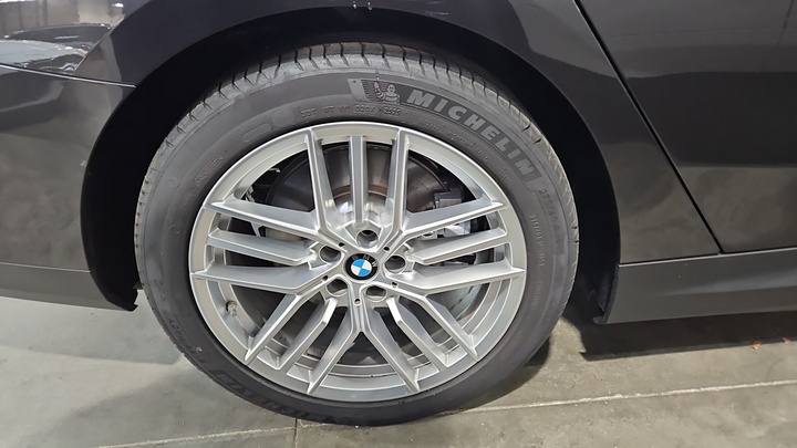 Foto 9 van BMW i5