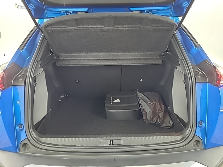 Foto 5 van Peugeot E-2008
