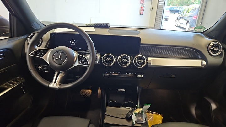 Foto 6 van Mercedes EQB
