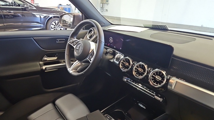 Foto 7 van Mercedes EQB