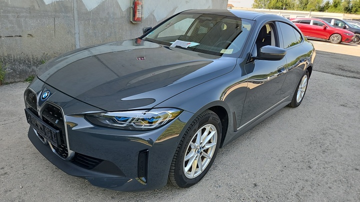 Foto 2 van BMW i4