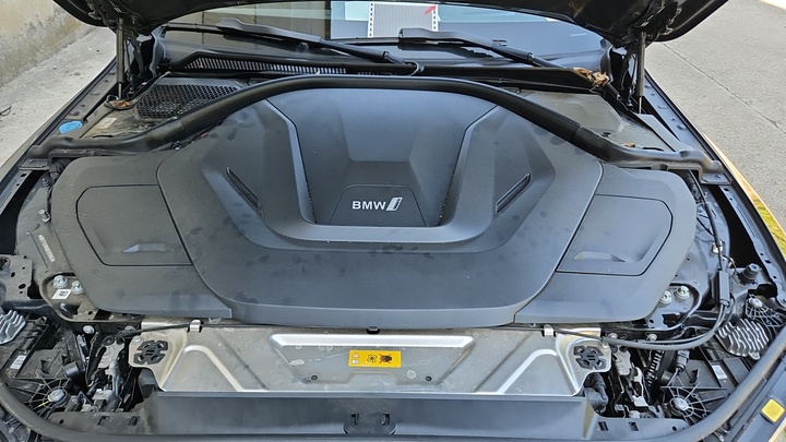 Foto 12 van BMW i4