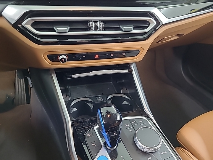 Foto 11 van BMW i4