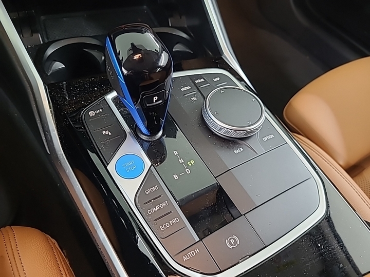 Foto 13 van BMW i4