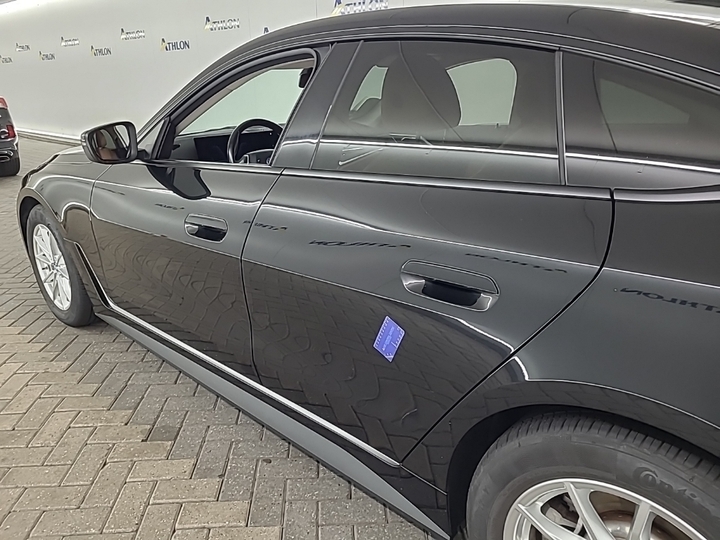 Foto 23 van BMW i4