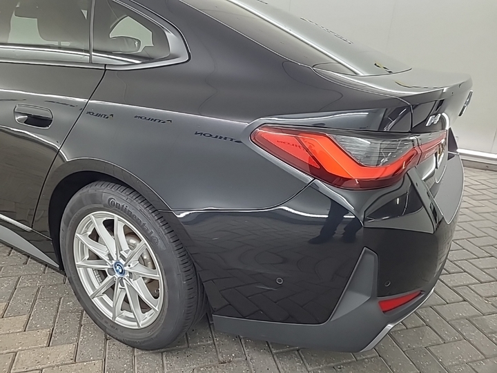 Foto 24 van BMW i4