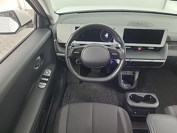Photo 8 of Hyundai Ioniq 5