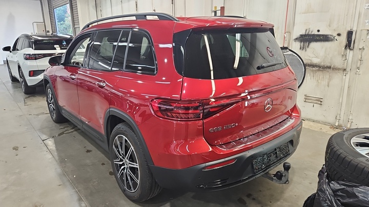 Foto 4 van Mercedes EQB