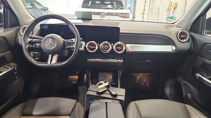 Foto 6 van Mercedes EQB