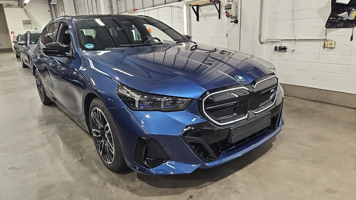 Foto 3 van BMW i5
