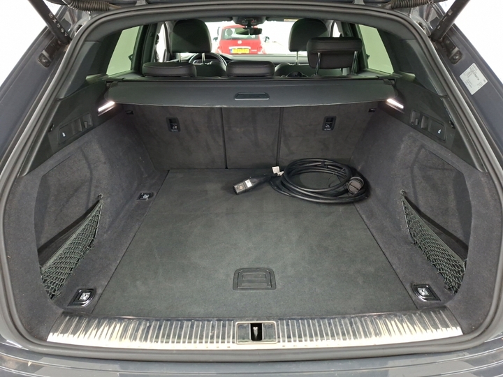 Foto 3 van Audi Q8