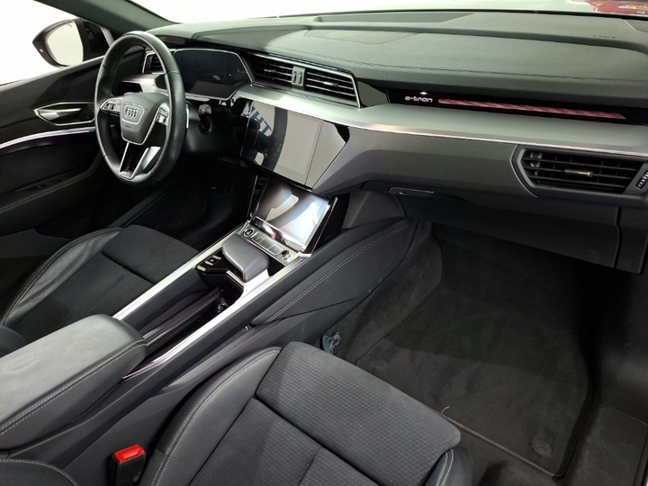 Foto 4 van Audi Q8