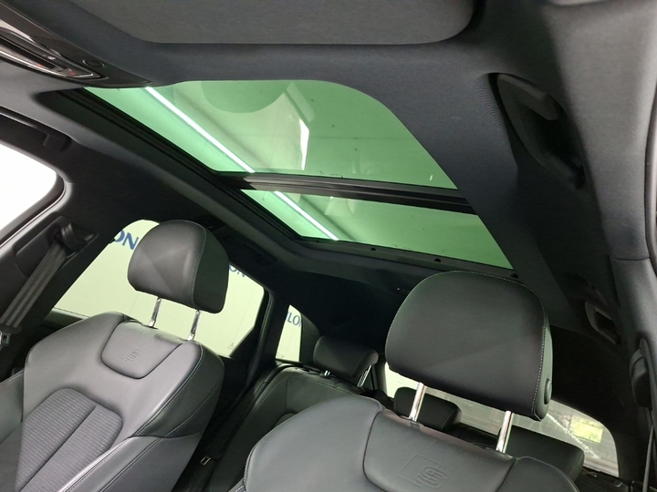 Foto 13 van Audi Q8