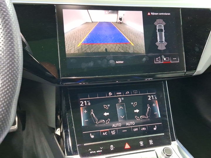 Foto 16 van Audi Q8