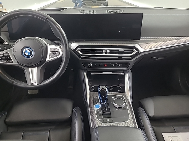 Foto 11 van BMW i4