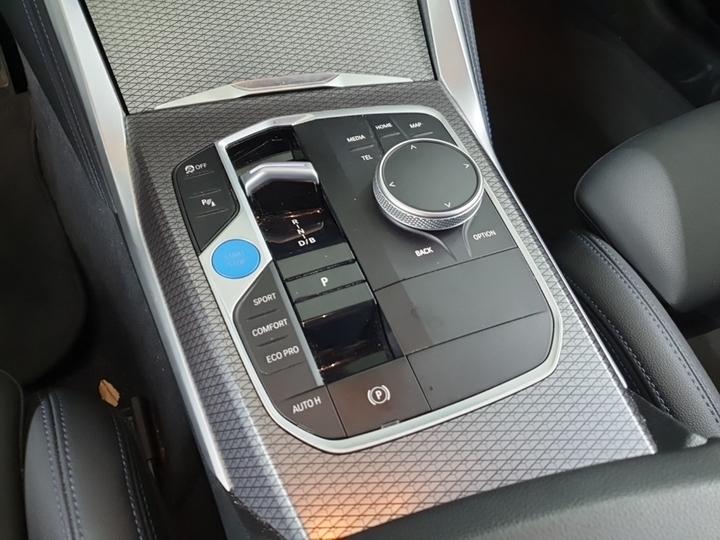 Photo 12 of BMW i4