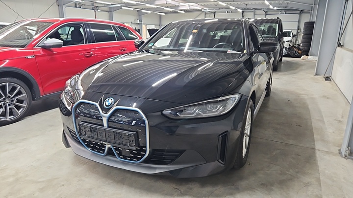 Foto 2 van BMW i4
