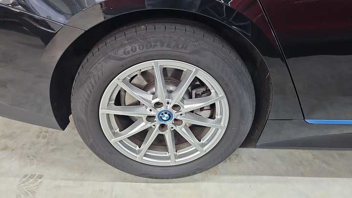 Foto 11 van BMW i4