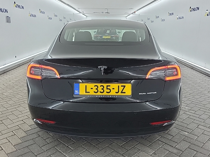 Foto 16 van Tesla Model 3