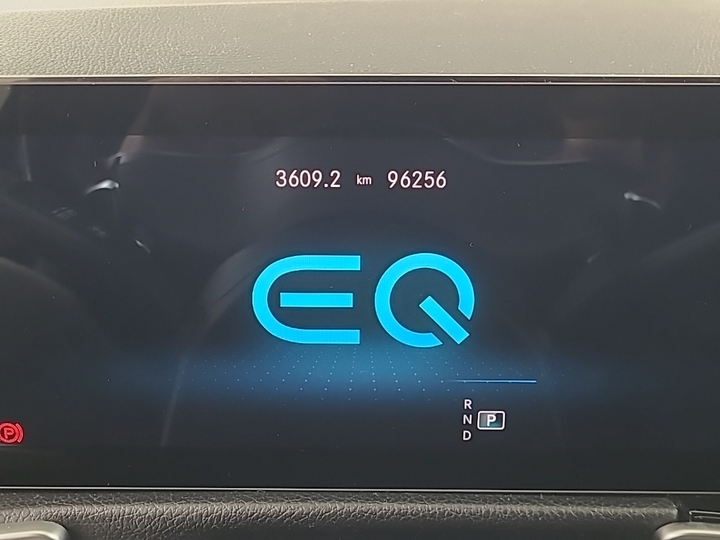 Foto 10 van Mercedes EQB