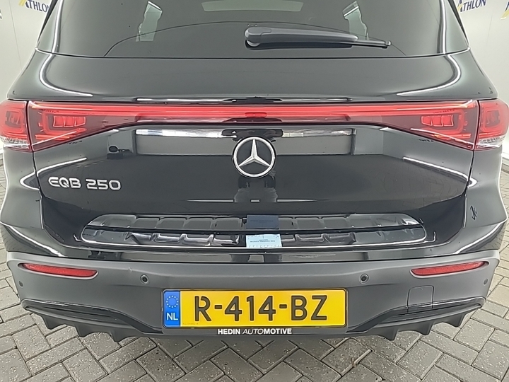 Foto 25 van Mercedes EQB