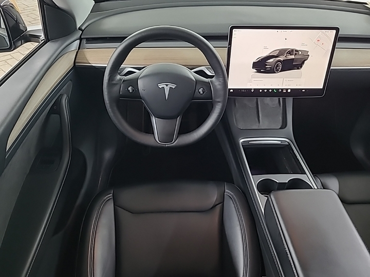 Foto 7 van Tesla Model Y