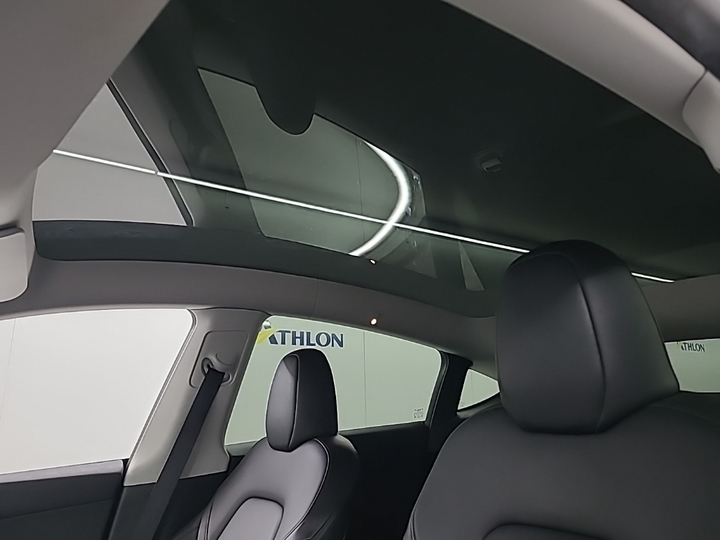 Foto 17 van Tesla Model Y