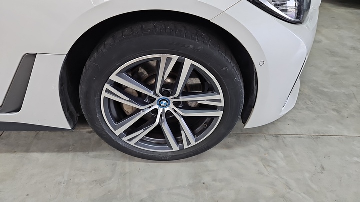 Foto 11 van BMW i4