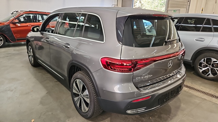Foto 4 van Mercedes EQB