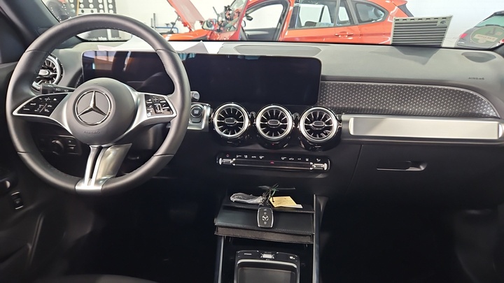 Foto 7 van Mercedes EQB