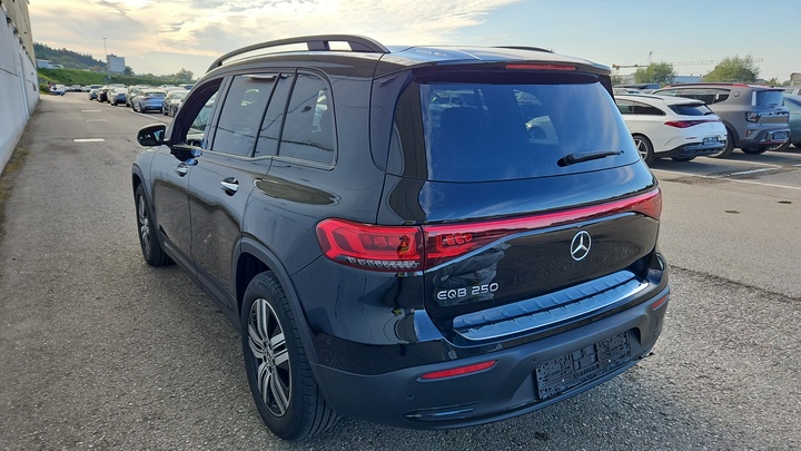 Foto 4 van Mercedes EQB