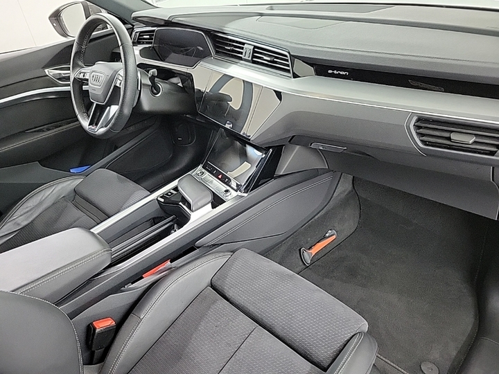 Foto 7 van Audi Q8