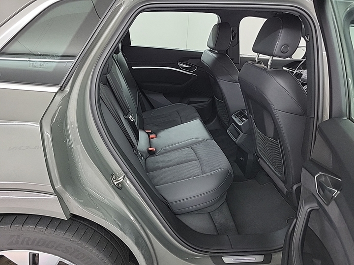 Foto 8 van Audi Q8