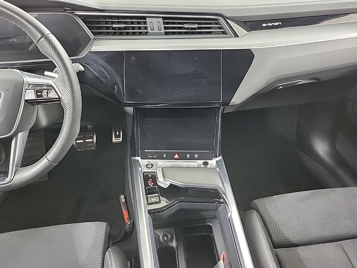 Foto 10 van Audi Q8